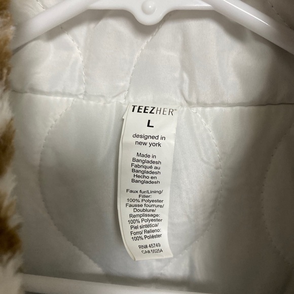 Teezher Women’s size L puffer faux fur vest Reversible - Picture 5 of 9
